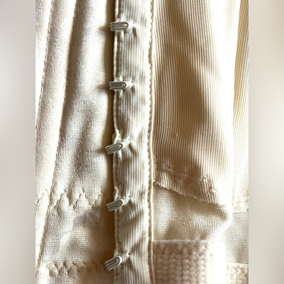 Flexees by Maidenform Cream Waist Nipper Firm Control Shapewear Size 2XL - Picture 8 of 15